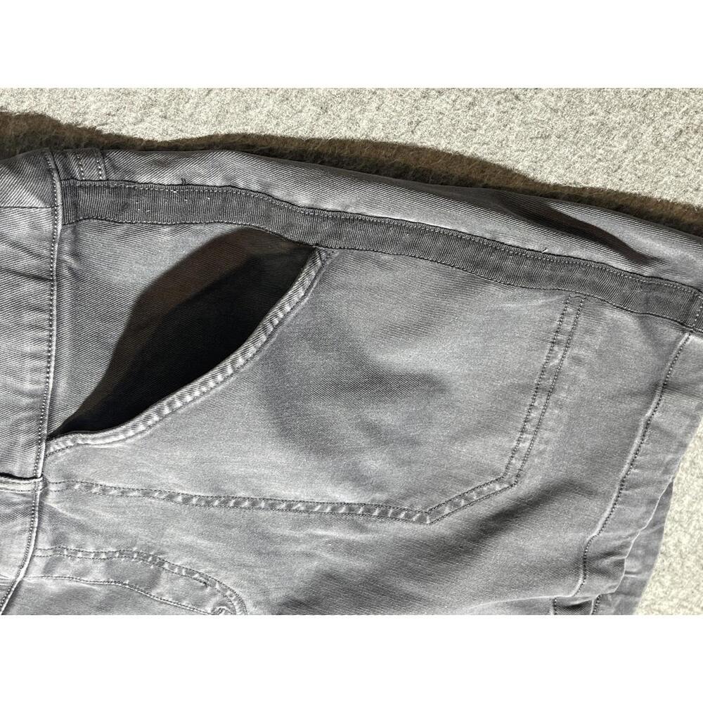 Spanx Women's Gray Twill Shorts - Size Large Compression Trim Accent - Picture 3 of 7